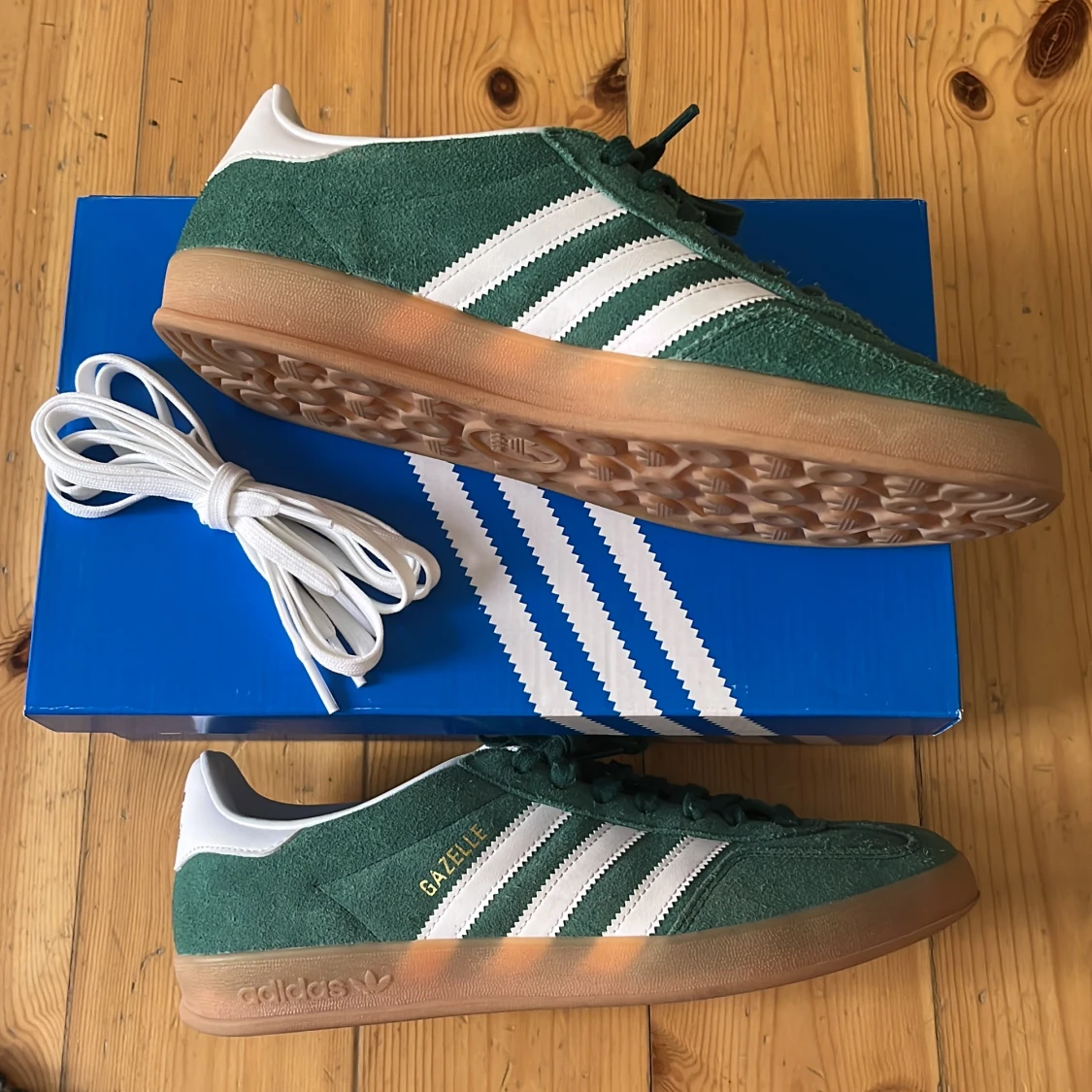 Adidas Gazelle indoor gröna sneakers mocka