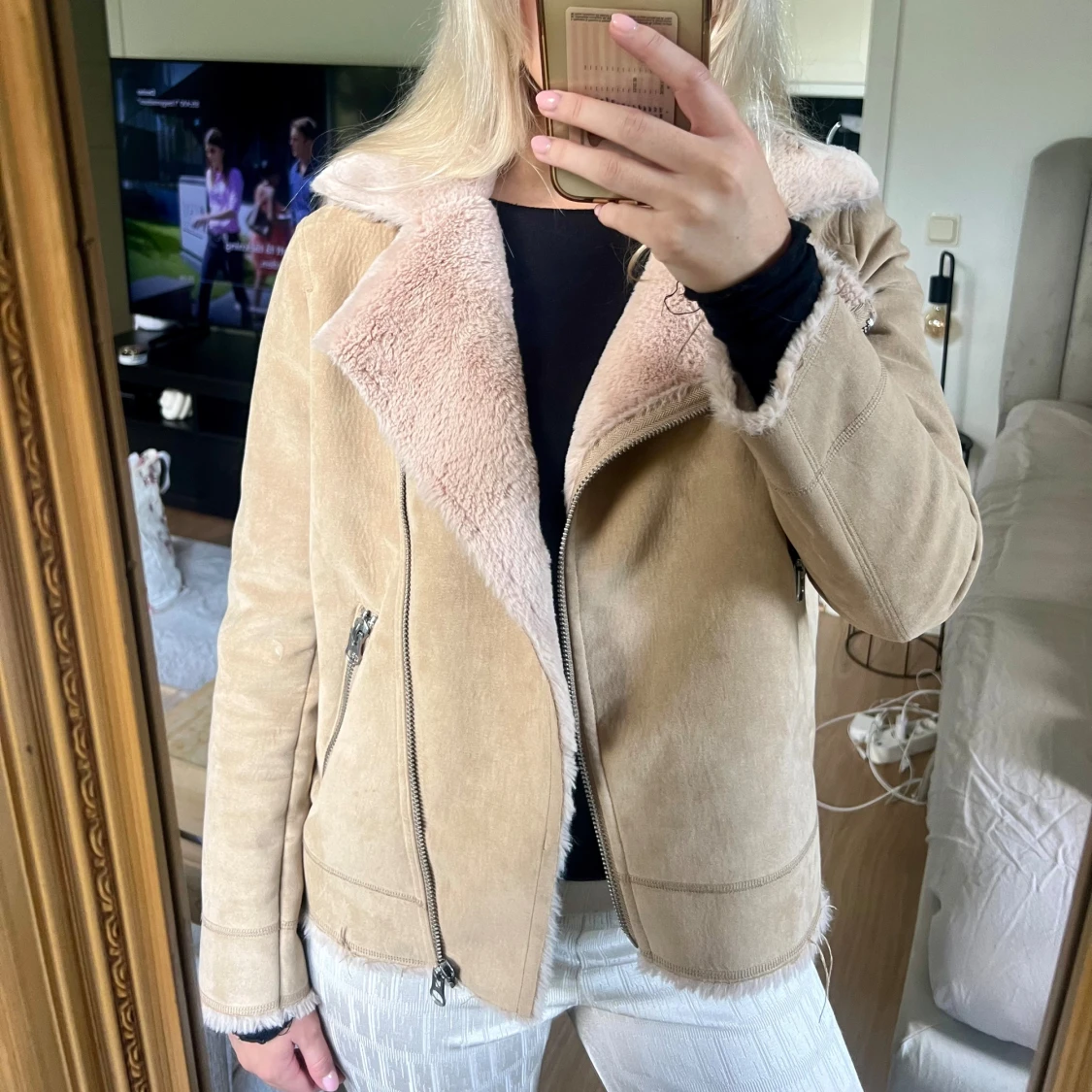 Beige mocka-imitation 