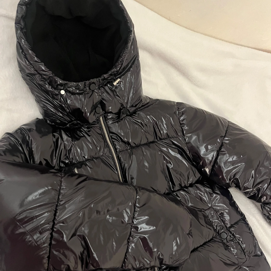 Svart pufferjacka från Nelly med huva - 2