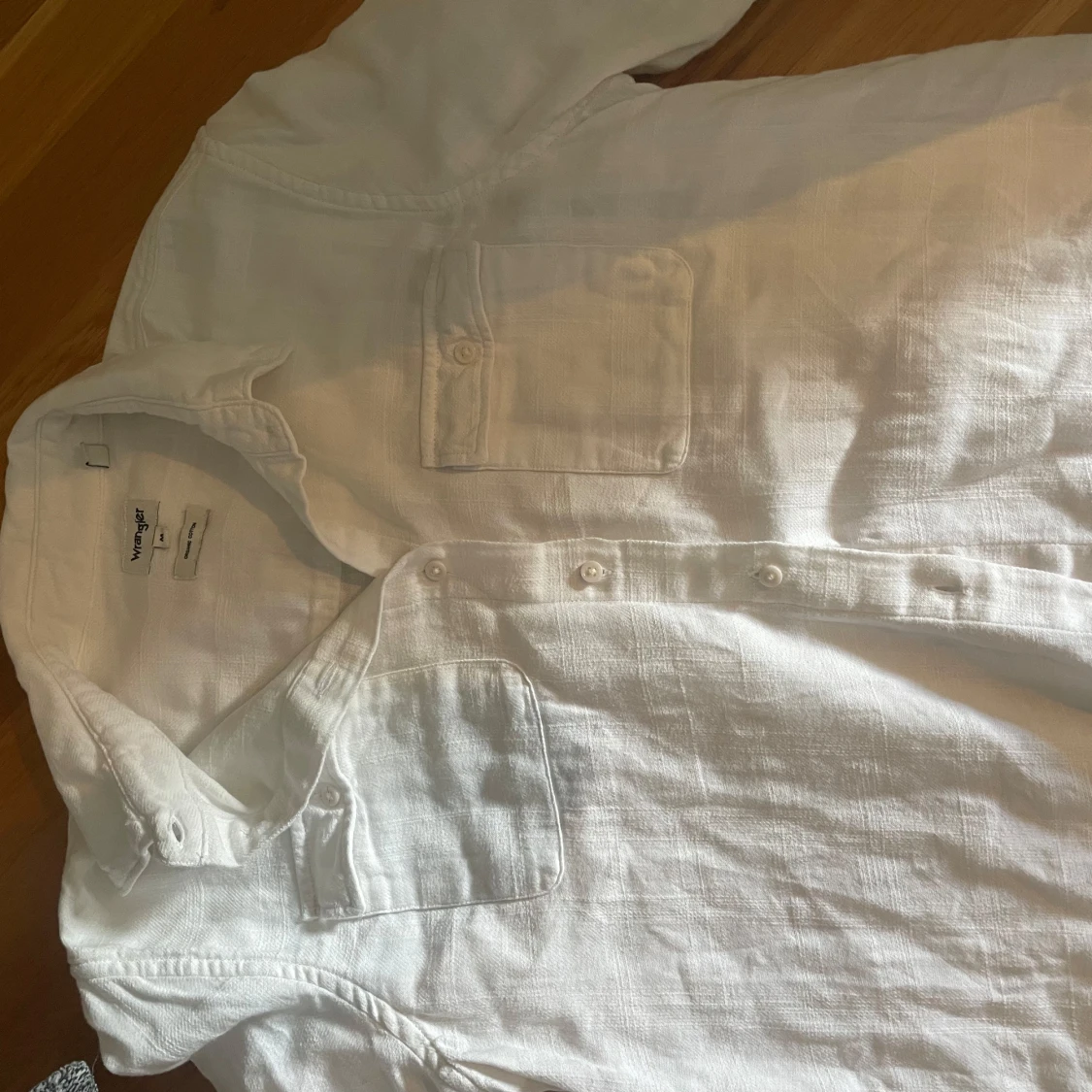 Vit skjorta i linne från Wrangler - 1