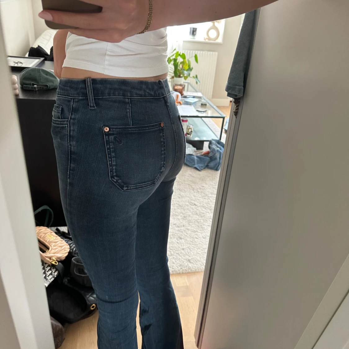 Mörkblå bootcut jeans från MIH Jeans - 1