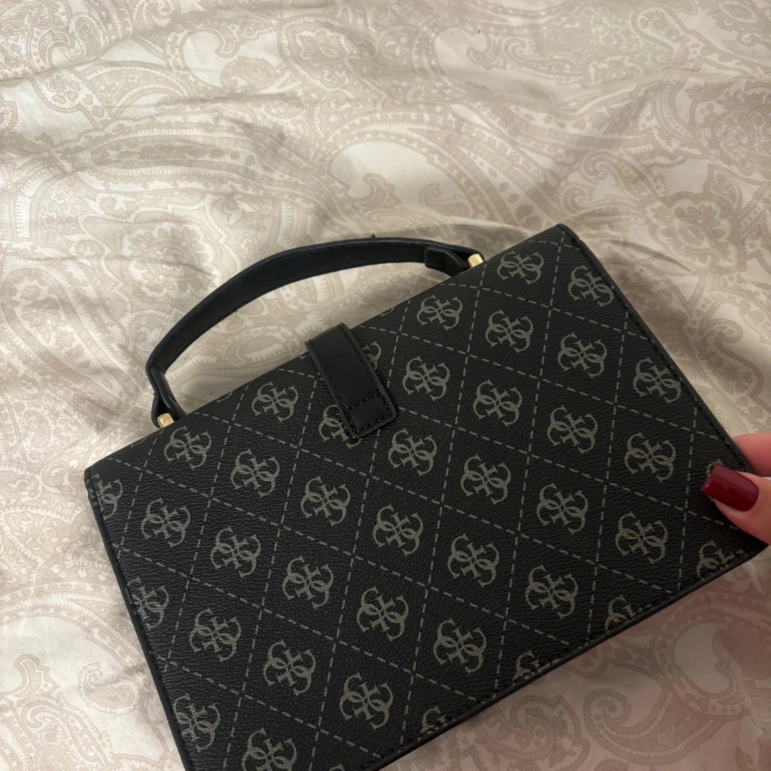 Svart handväska  - 1