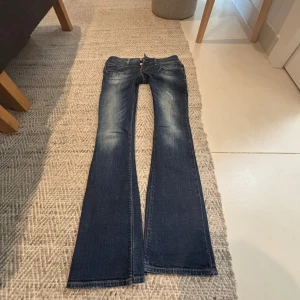 SUPER LÅGMIDJADE JEANS - Lågmidjade jeans!! As snygga, skriv för frågor eller klicka på köp❤️❤️❤️❤️❤️