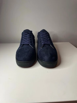 Christian Louboutin  - Kommer med allt og,ny sick aldrig använd,vid mer frågor är det bara att skriva