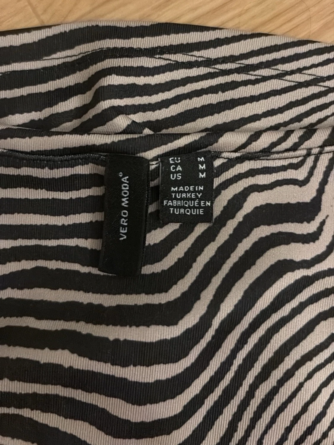 Zebramönstrat Linne  - 2