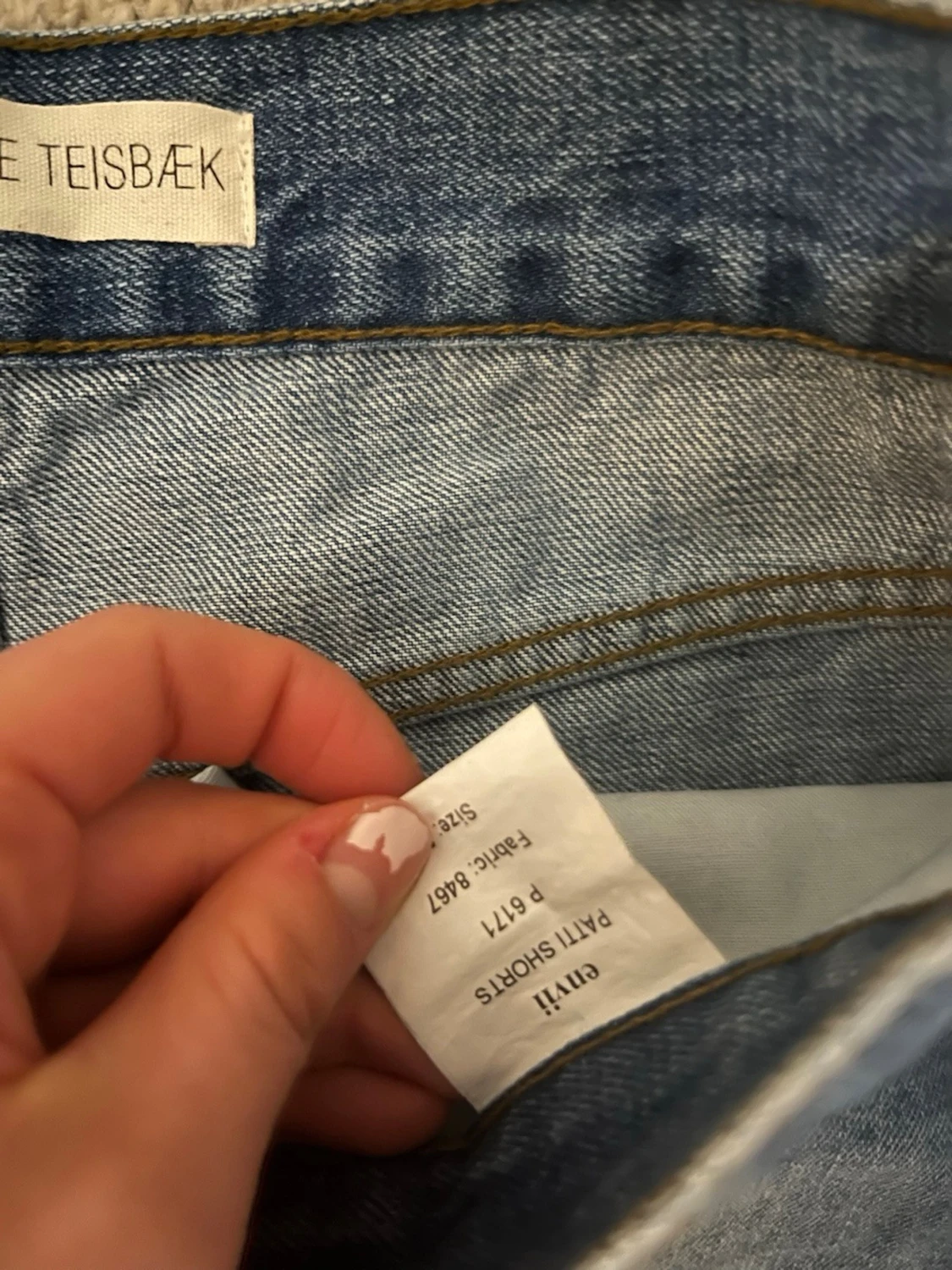 Blå jeansshorts med fransig kant - 4