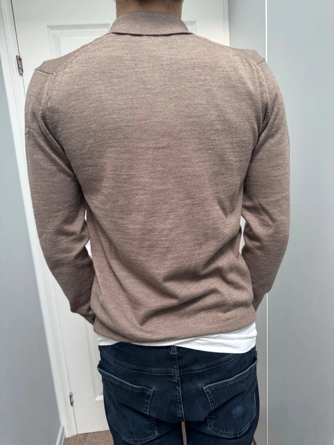 Beige långärmad tröja med krage - 2