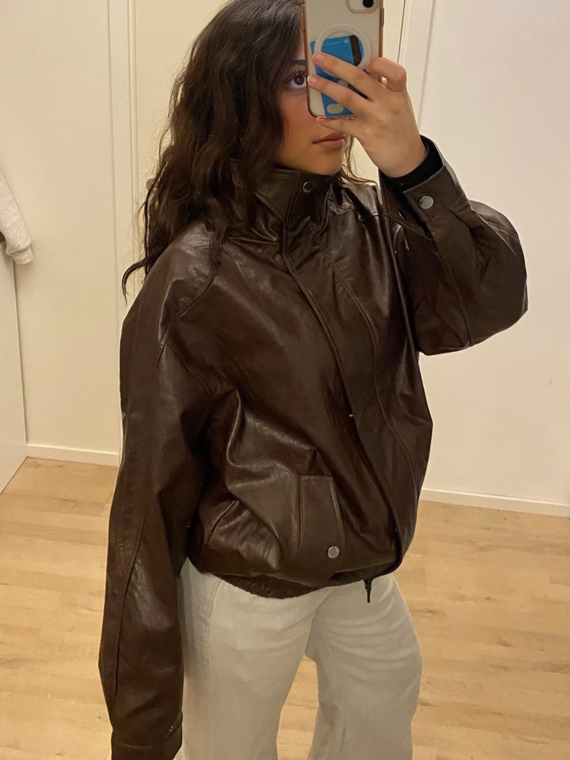 Brun oversized skinnjacka med hög krage  - 2