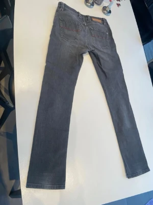 Tramarossa Jeans - Tramarossa jeans herr| pris:799kr| storlek: W30 L30| skick:9/10| hör av dig vid minsta lilla fundering eller fråga|