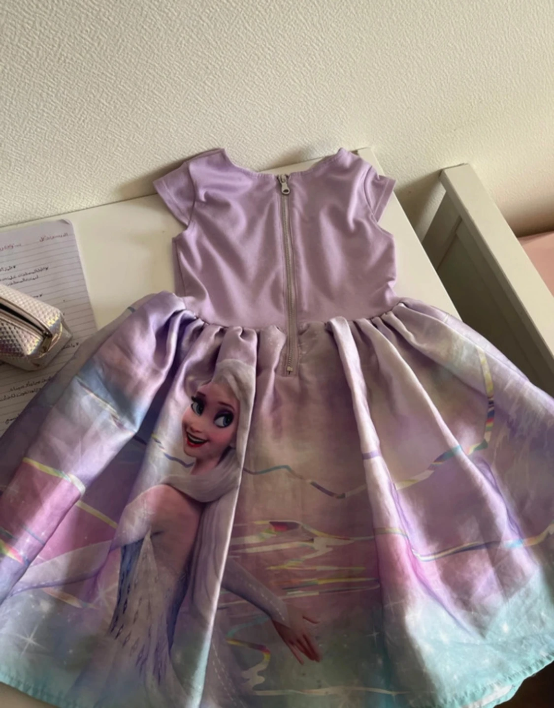 Ljuslila Frozen-klänning från H&M Disney - 1