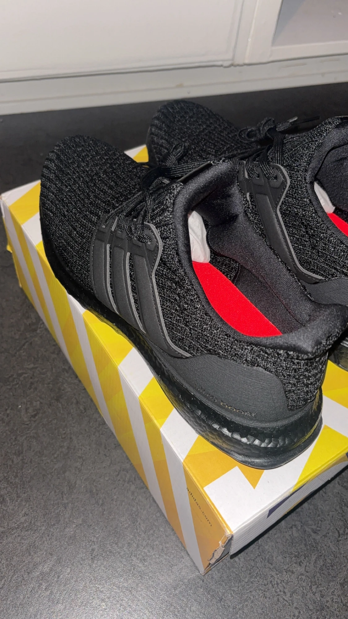 Svarta Adidas Ultraboost sneakers