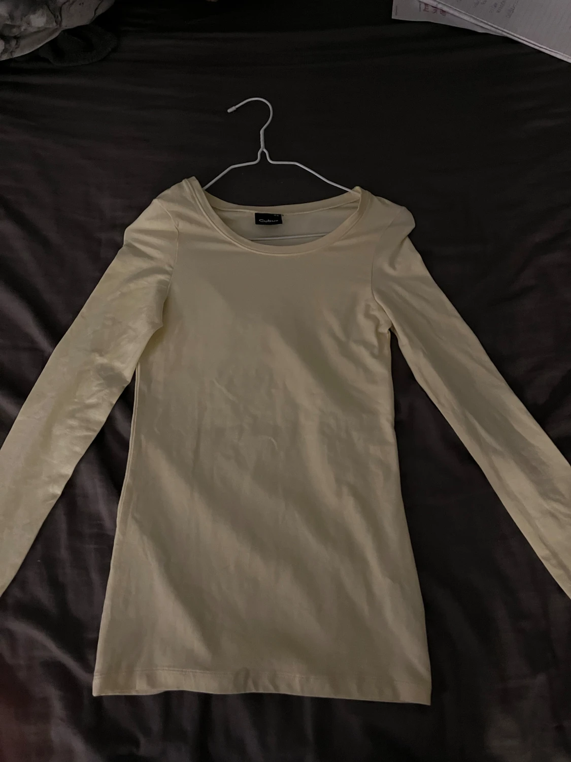 Ljusgul långärmad topp från Cubus - 1