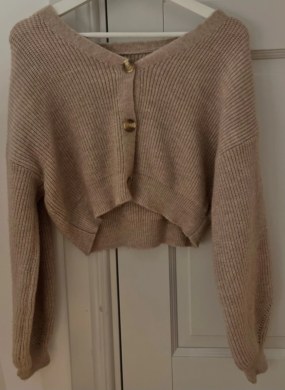 Beige/Brun croppad kofta med knappar