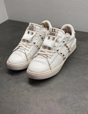 Valentino opens - Mycket bra skick de är mycket bra i skick.