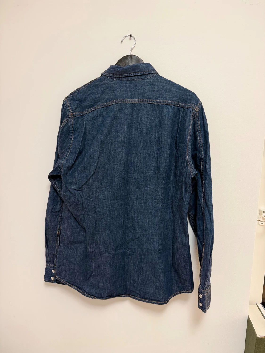 Blå jeansskjorta från Filippa K - 4