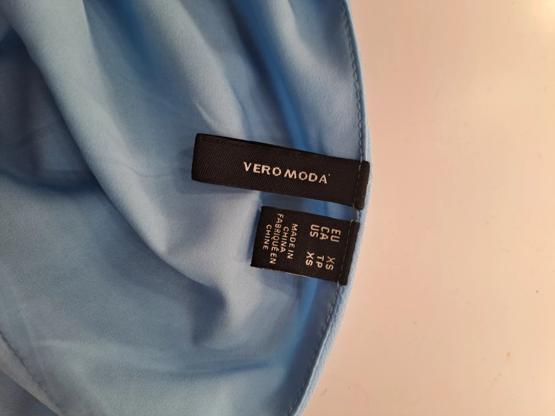 Ljusblå volangtop från Vero Moda - 1