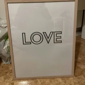 LOVE Poster  - Snygg poster UTAN RAM!!!!!!!😅🩷