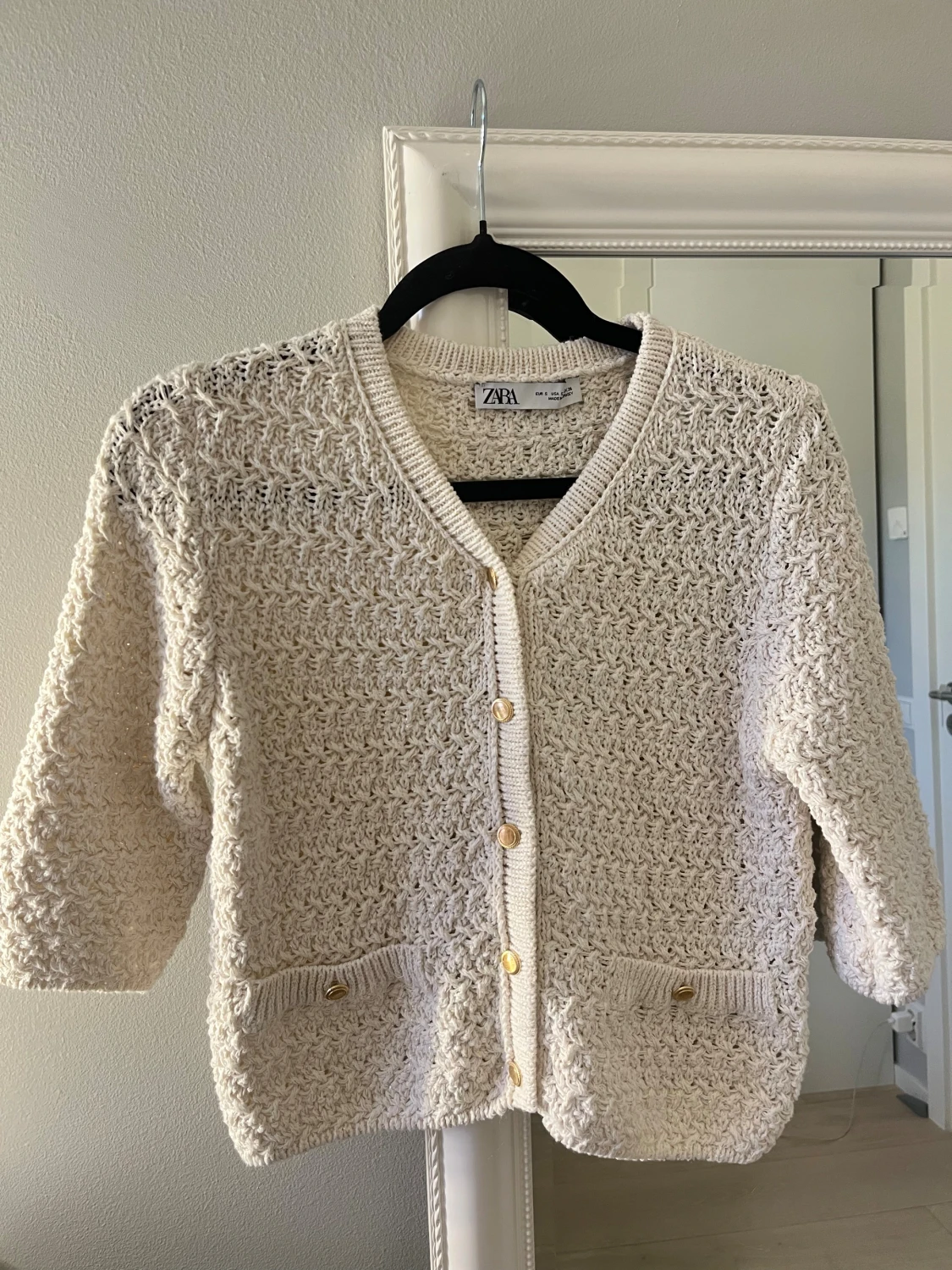 Beige stickad kofta från Zara