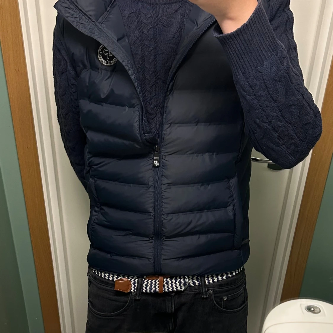 Mörkblå dunväst från Pelle P
