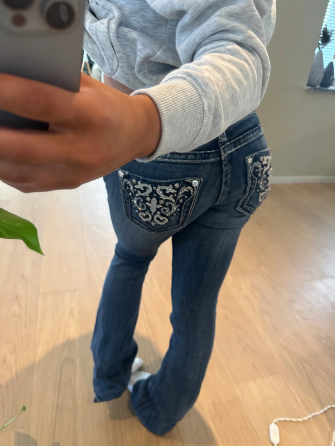 Miss Me jeans med broderad bakficka - 5