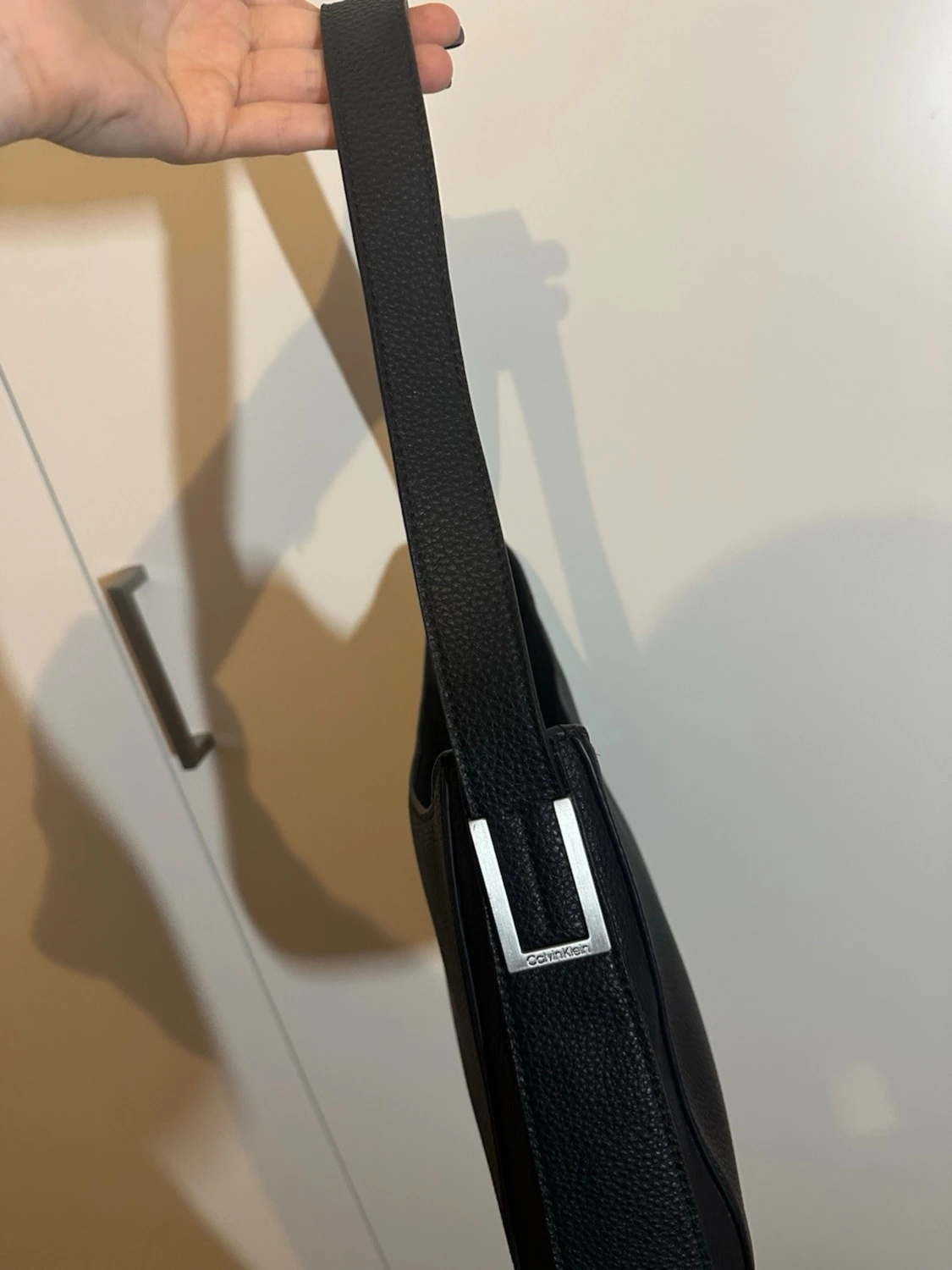 Svart axelväska från Calvin Klein - 3