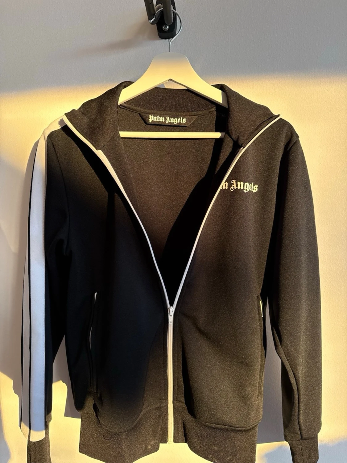 Svart zip hoodie från Palm Angels - 2