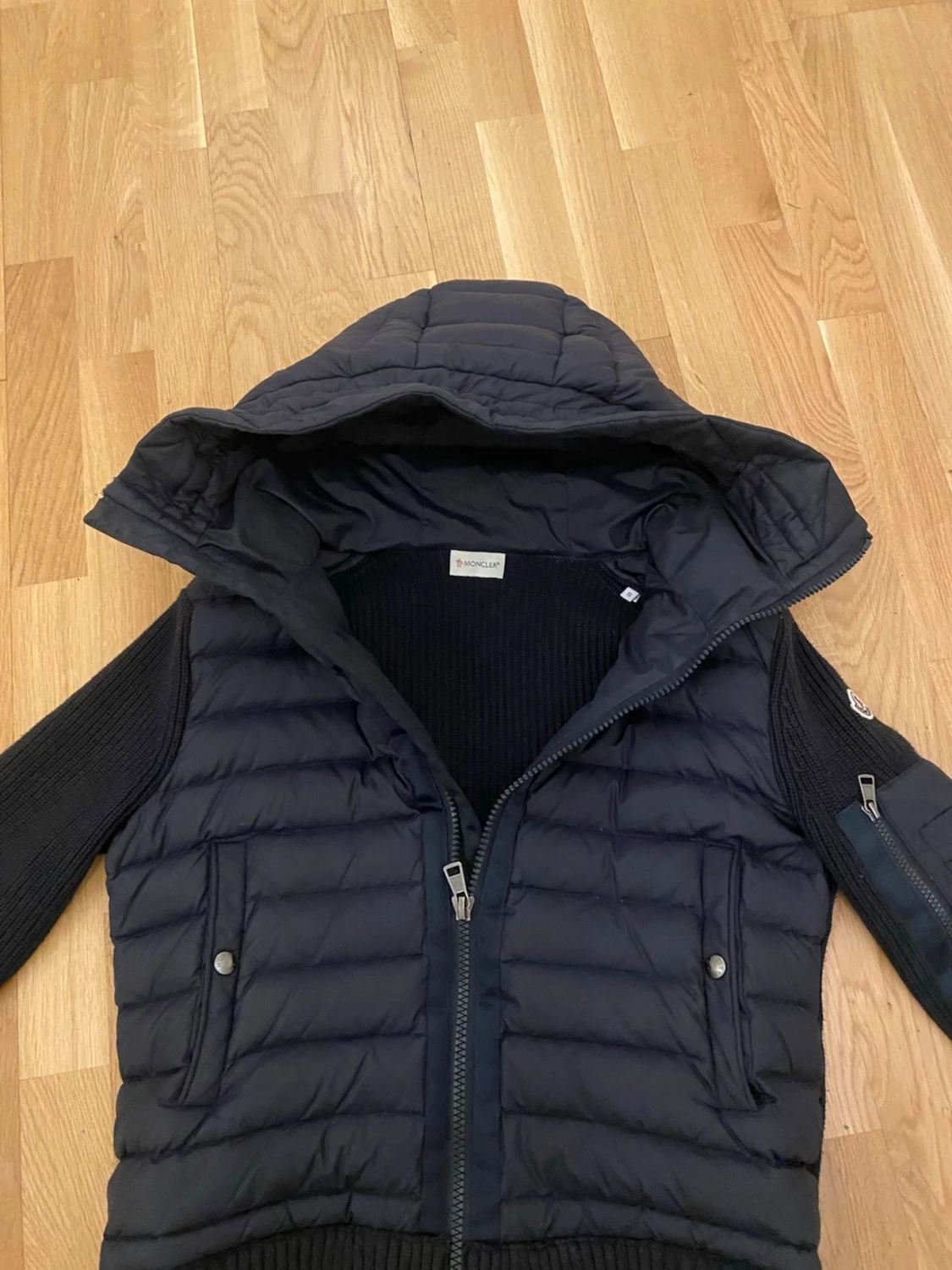 Marinblå Moncler pufferjacka med huva - 3