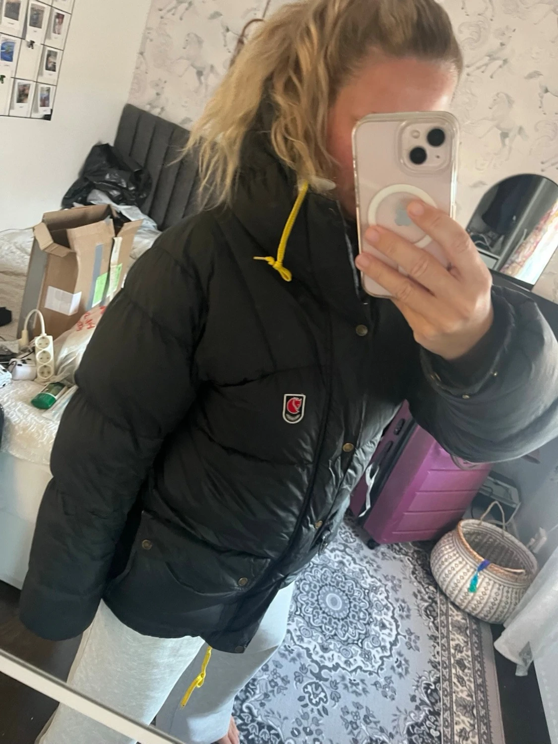 Svart dunjacka från Fjällräven - 1