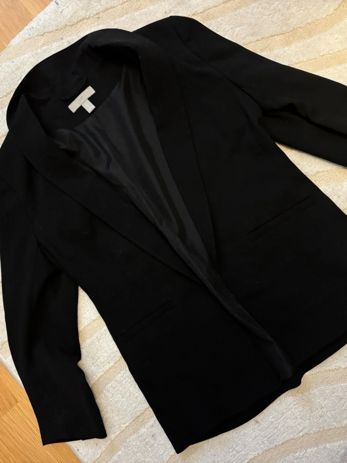 Svart kavaj från H&M, storlek 36