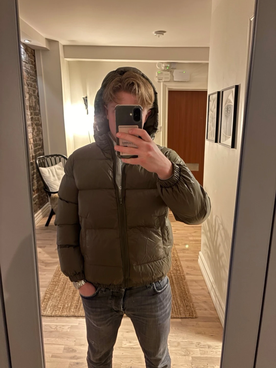 Olivgrön pufferjacka med huva - 2