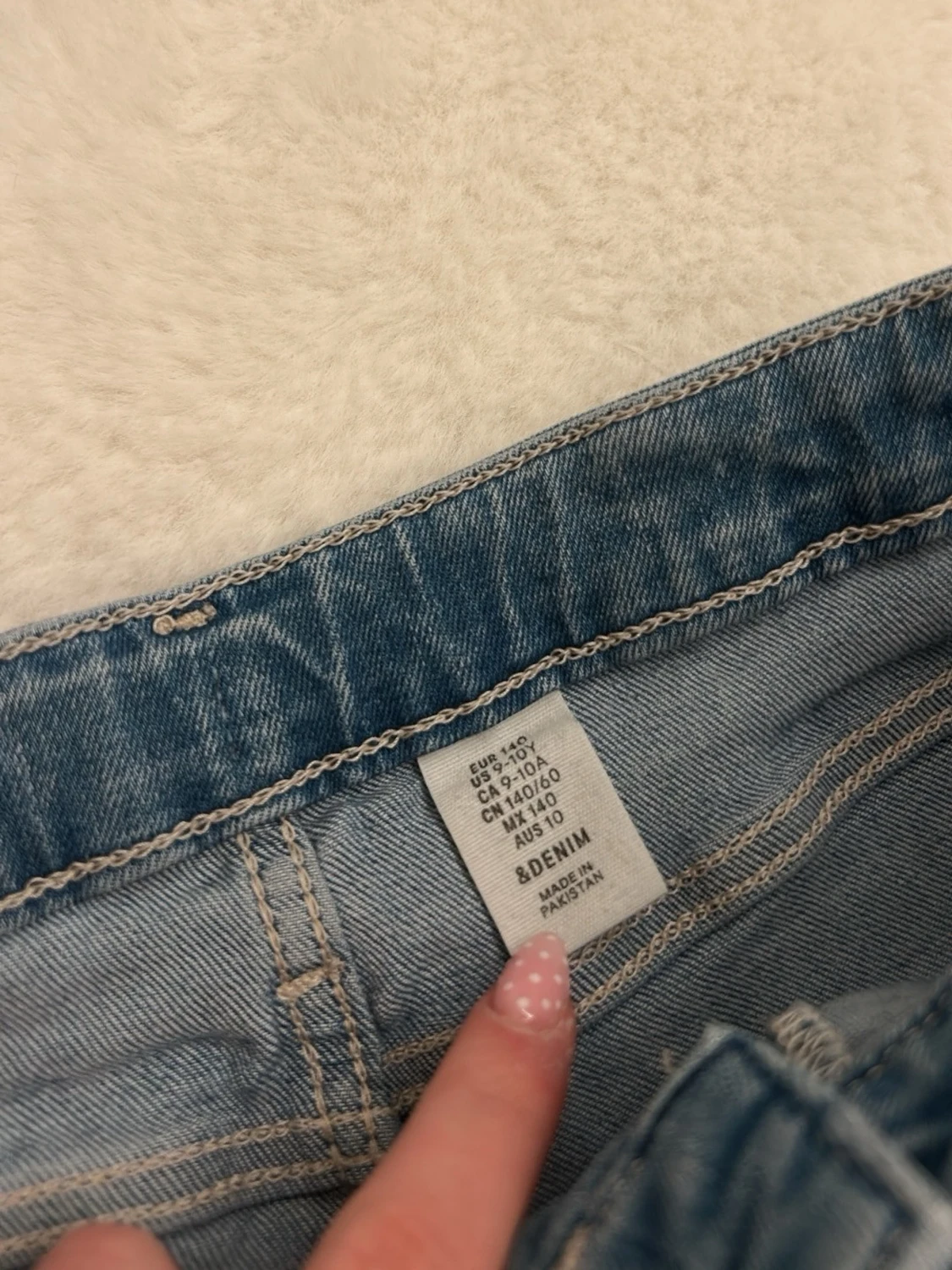 Ljusblå denimshorts från H&M - 1