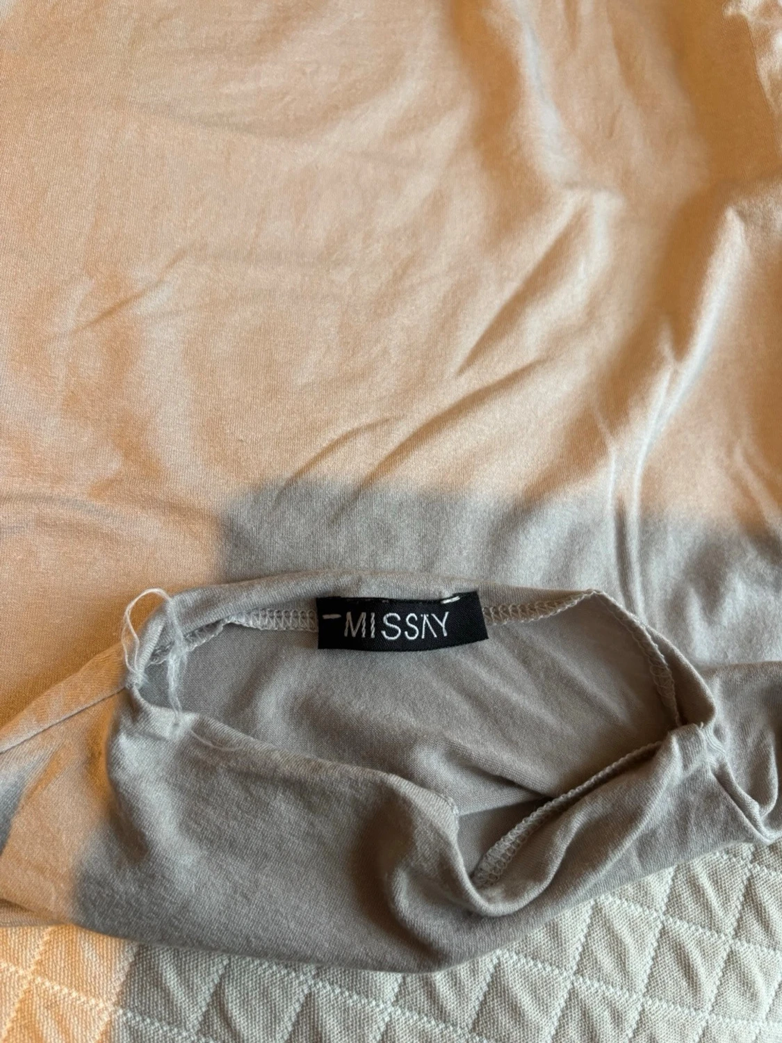 Beige ärmlös topp från Missy - 1