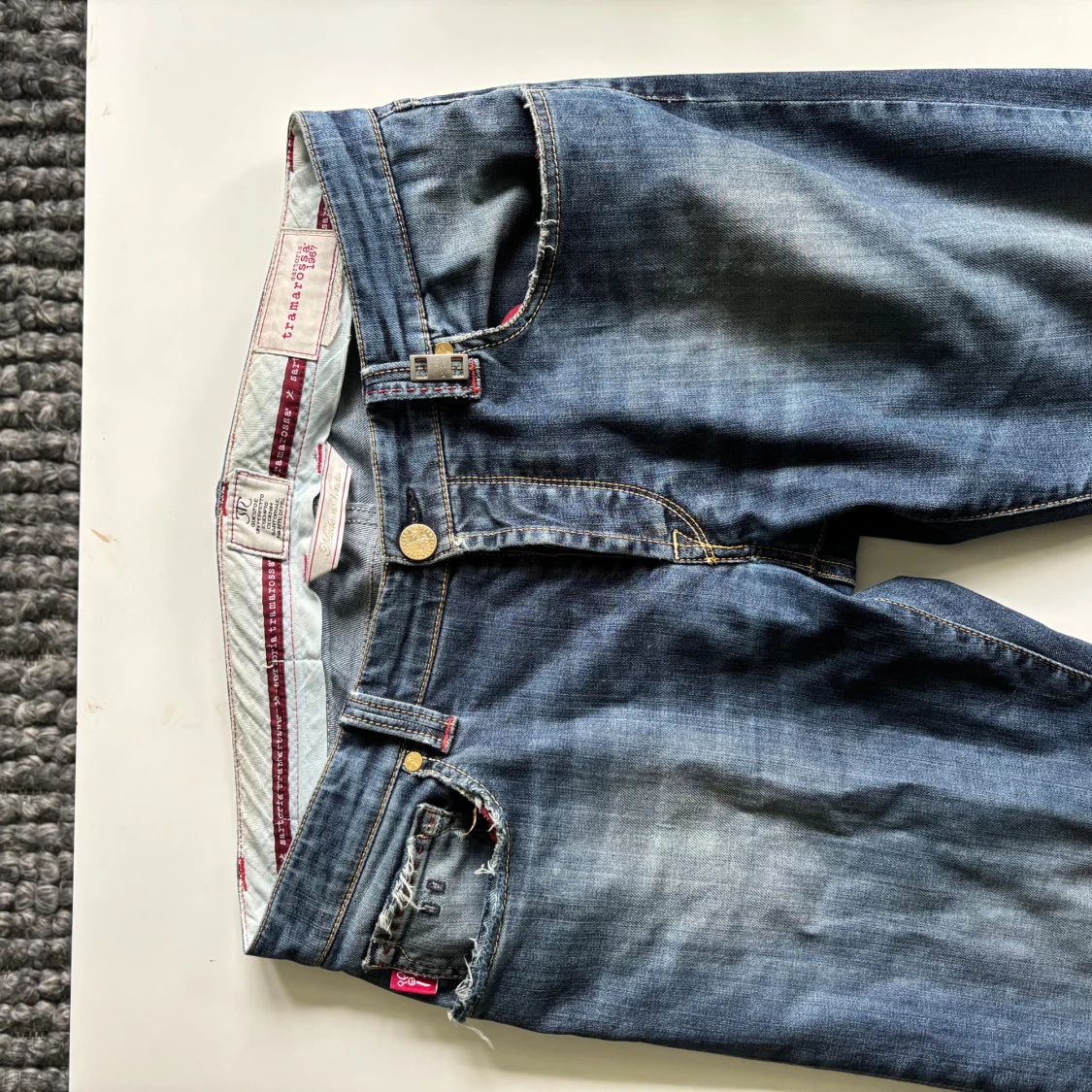 Tramarossa blå jeans med röda detaljer - 3