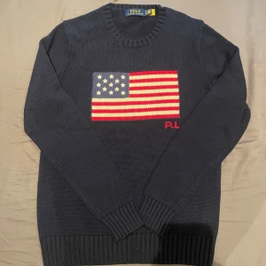 Mörkblå stickad tröja Polo Ralph Lauren - Tvär fet usa Ralph Lauren tröja | storlek S | nyskick | fråga vid minsta fundering!