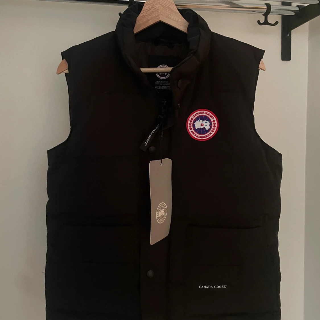 Svart dunväst från Canada Goose