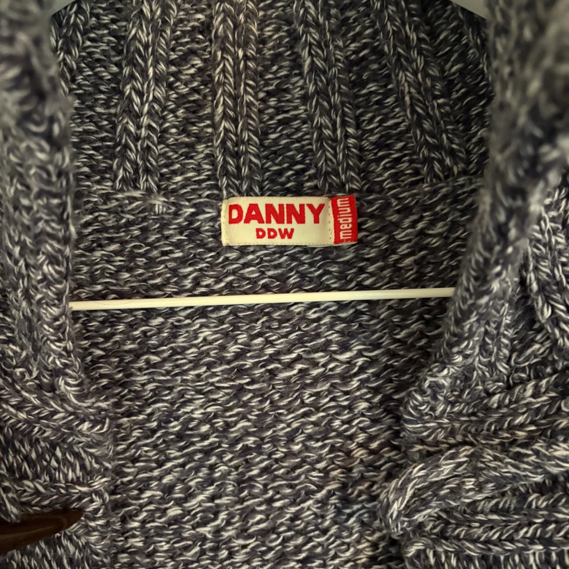 Gråmelerad stickad kofta från Danny - 2