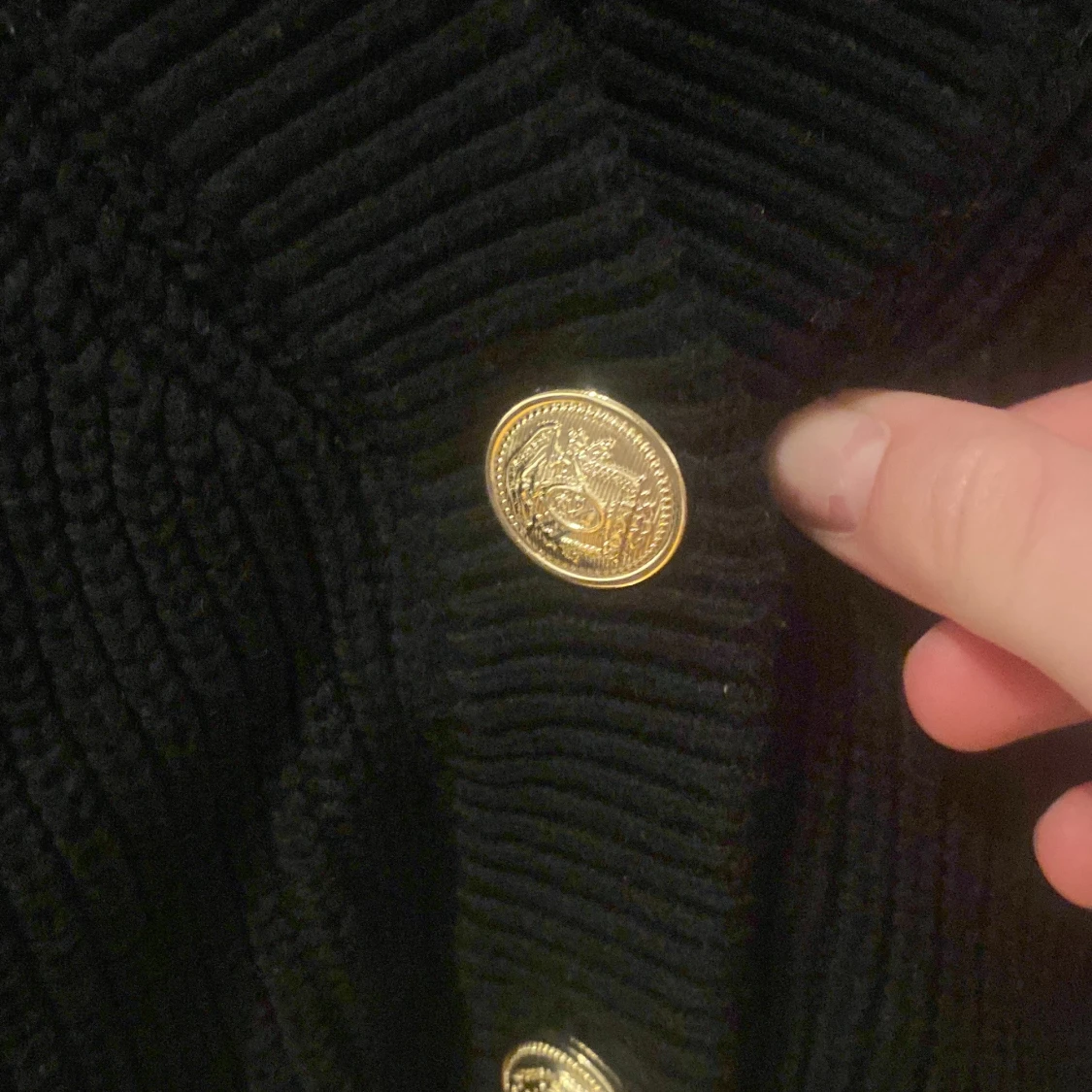 Svart kofta med guldknappar H&M - 1