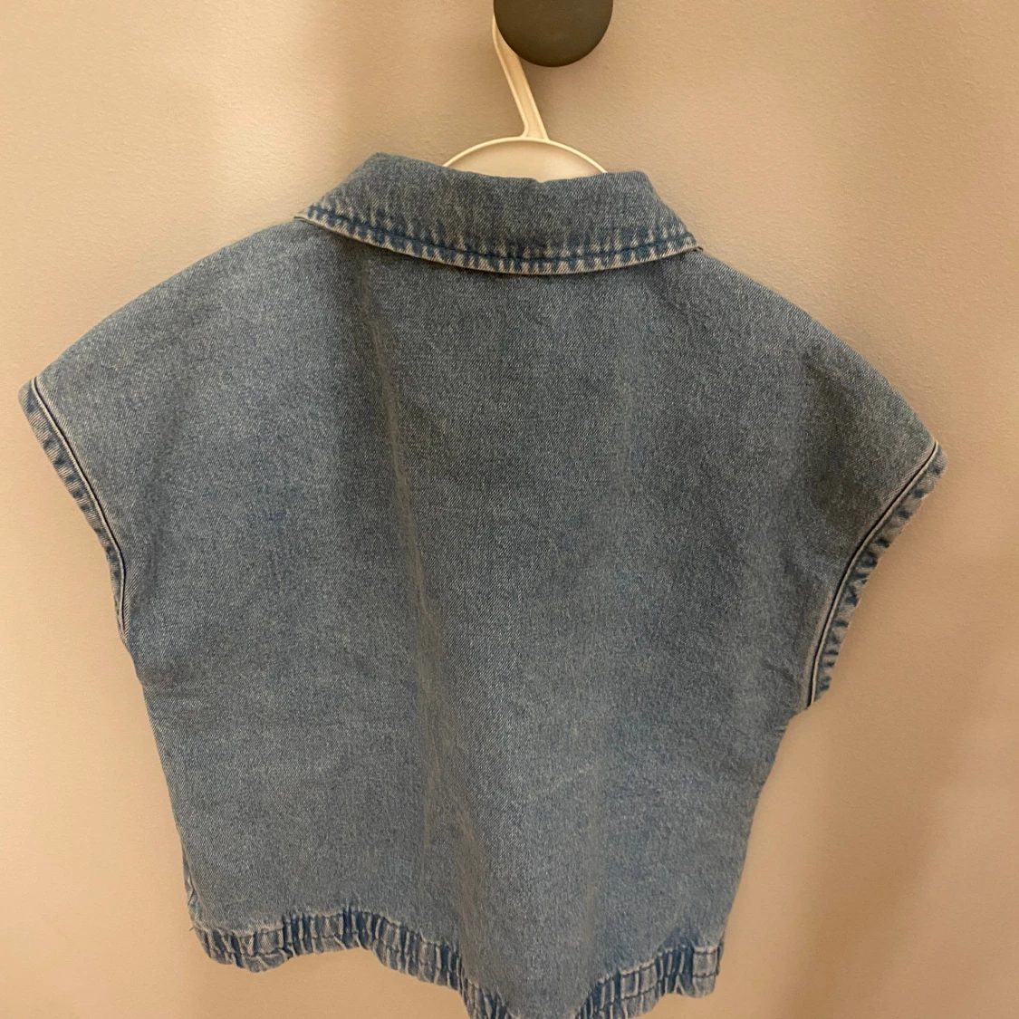 Jeansväst från Name It med guldknappar - 1