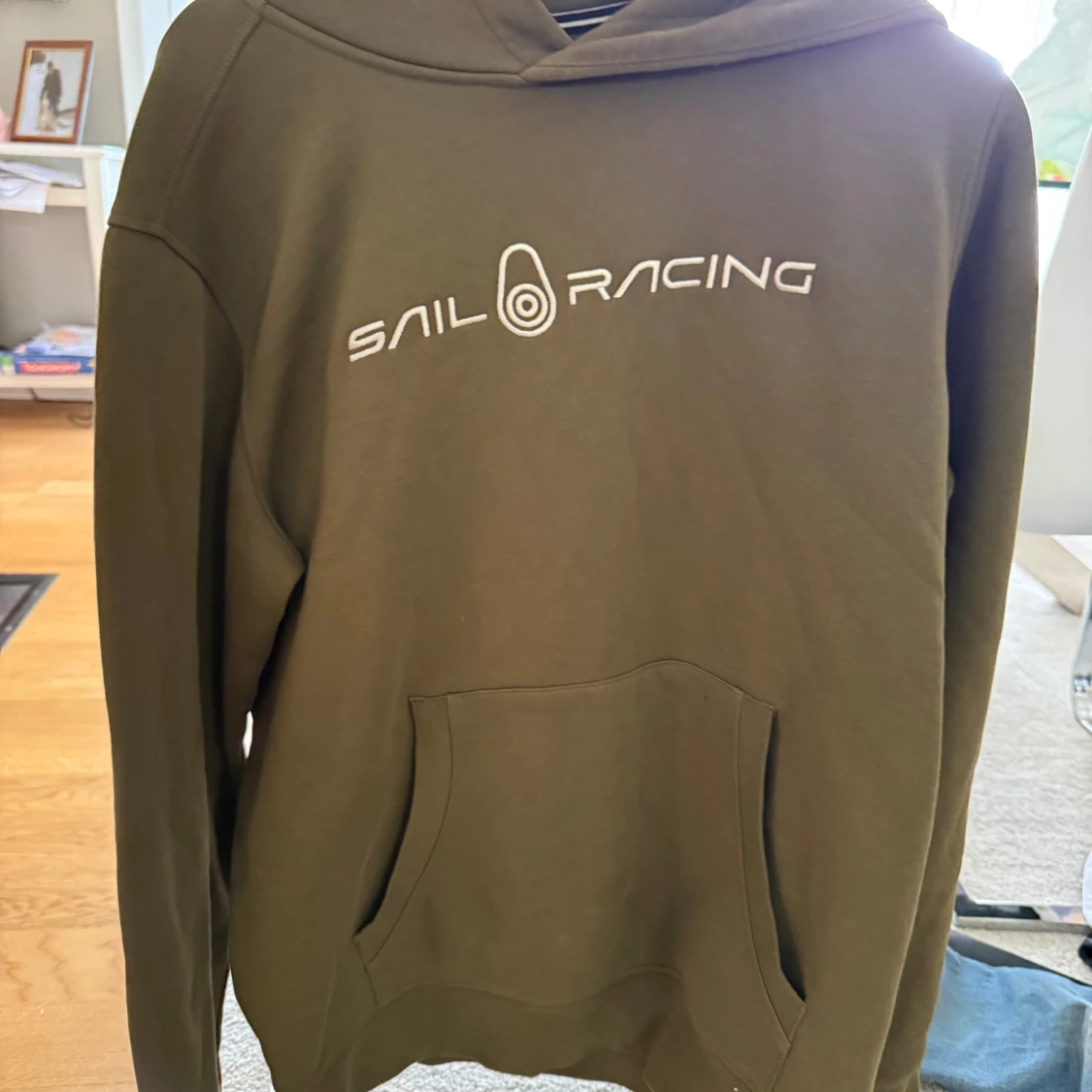  hoodie från Sail Racing