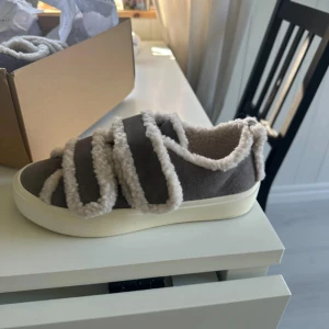 Inuikii sneakers  - säljer dessa super snygga inuikii sneakers, då det var för stora för mig. Köpta pö plock och aldrig använda💞 Storlek 39