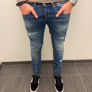 DONDUP JEANS GEORGE - Dondup Jeans George | Storlek 30, Längd: 107cm/Midija:40cm | Deluxecloset 