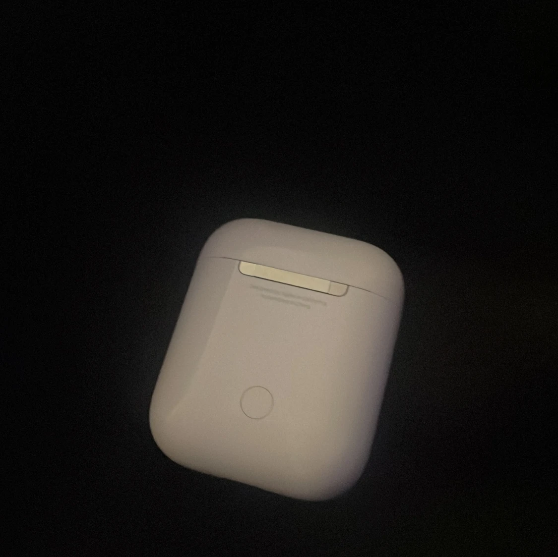 Apple AirPods med laddningsetui - 1