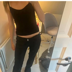 Skinnbyxor  - De trendiga skinnbyxorna! Strl 38. Mkt bra skick! 