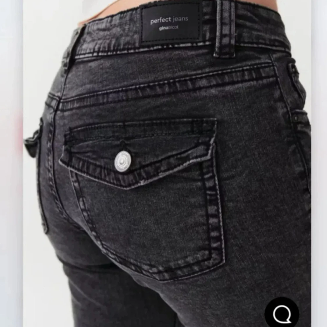 Svarta bootcut jeans från Gina Tricot - 1