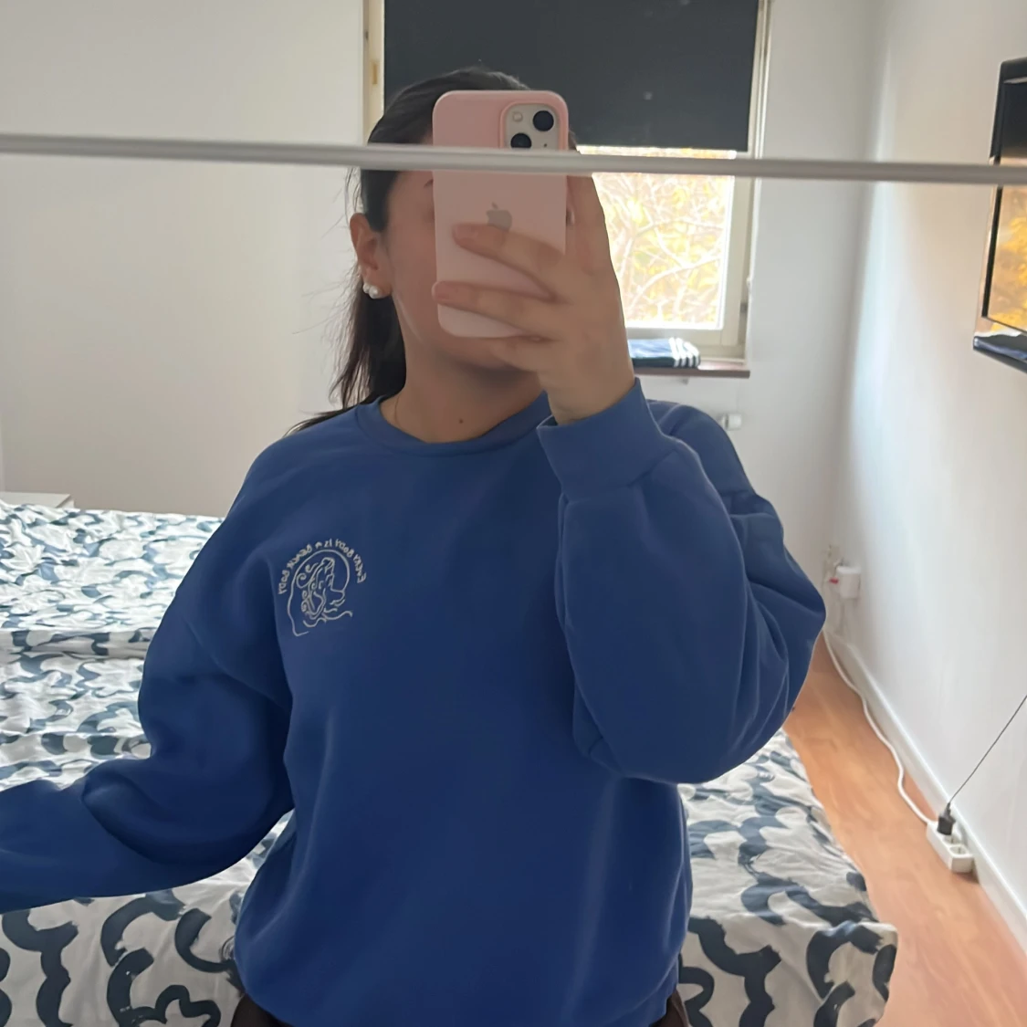 Blå sweatshirt med tryck - 1