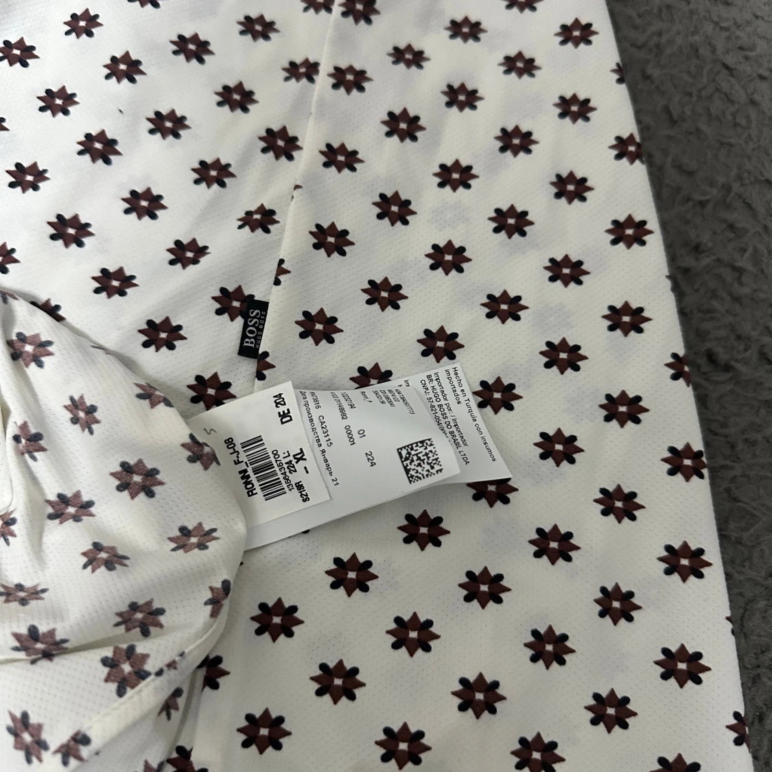 Vit blommig skjorta från BOSS XL - 2