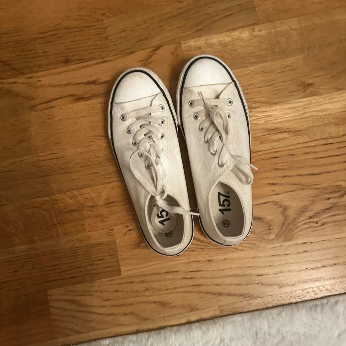 Vita låga sneakers  - 1