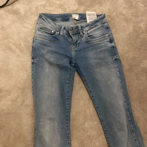 Ljus blåa jeans från MTV - Nästan alldrig använt storlek 24/30