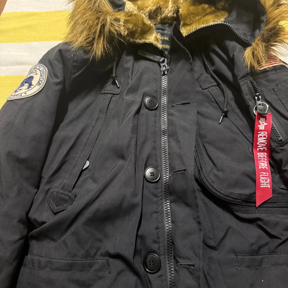 Svart parkajacka Alpha Industries - 1