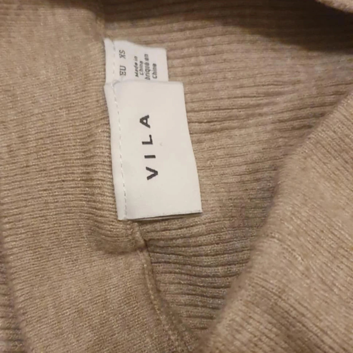 Beige ribbad långkjol från Vila - 1